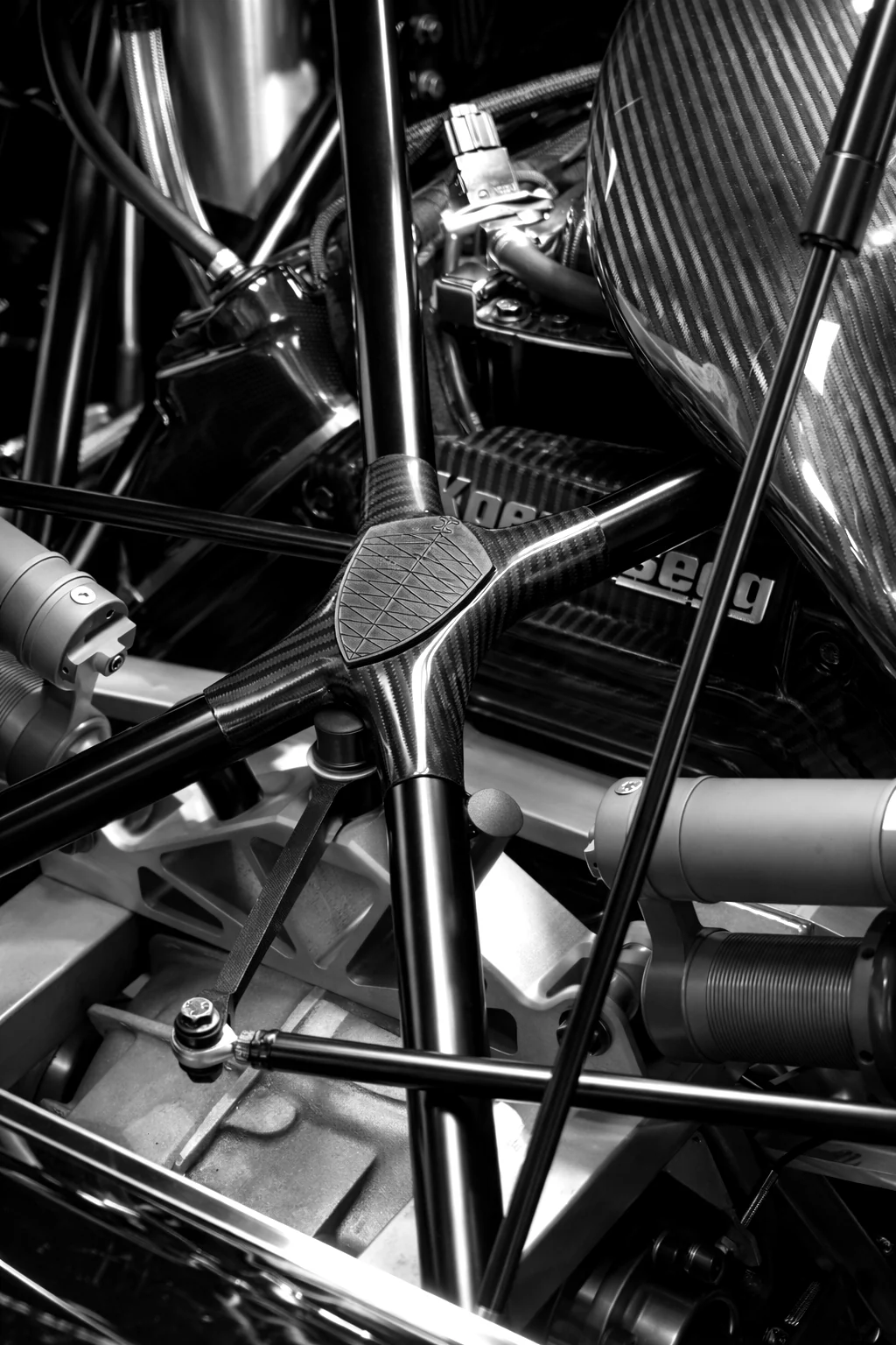 Technische Detailaufnahme eines Motorraums