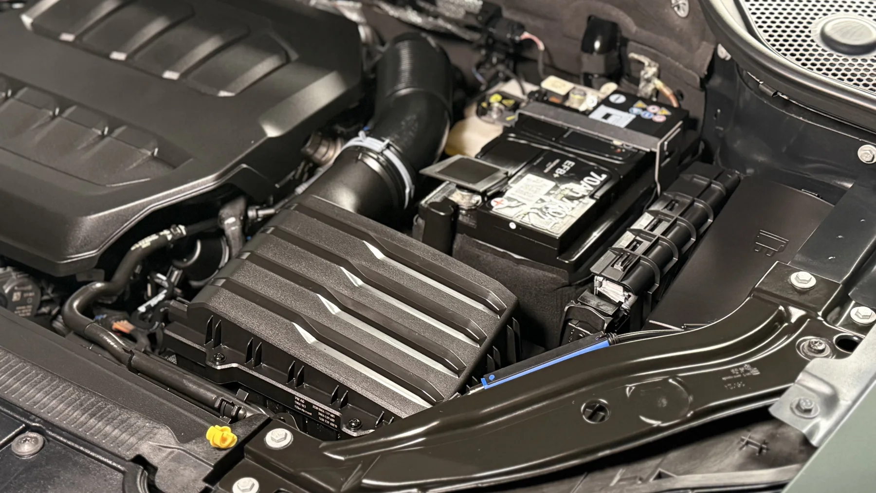 Leasing · Aufbereitung · Motorraum