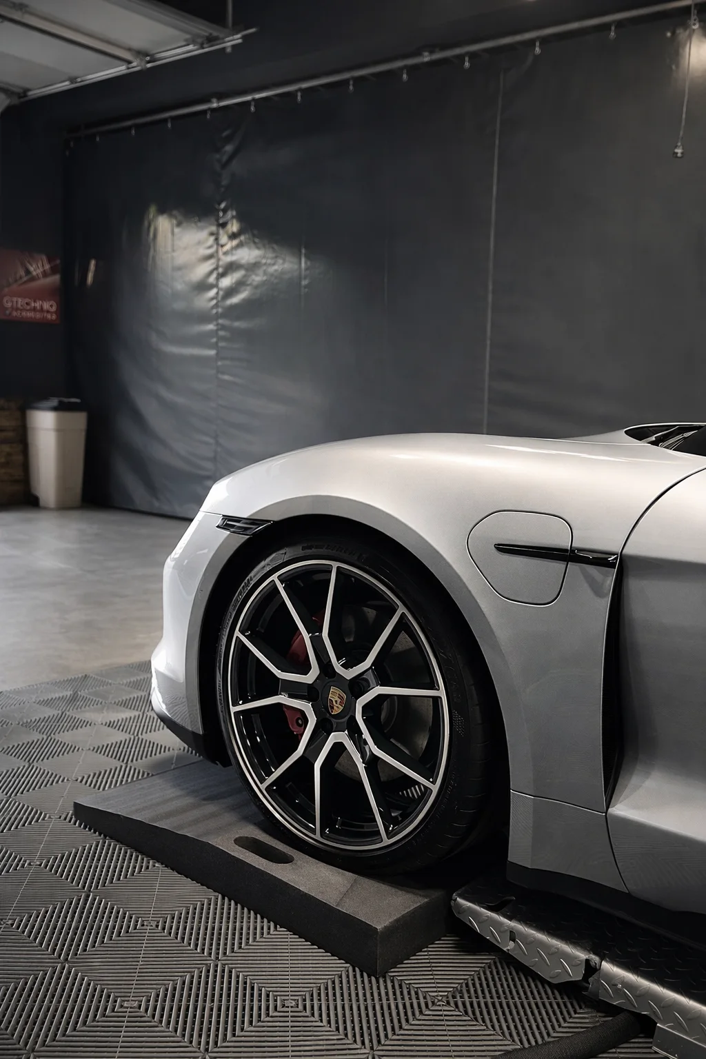 Porsche Taycan 4S · Front und Felge